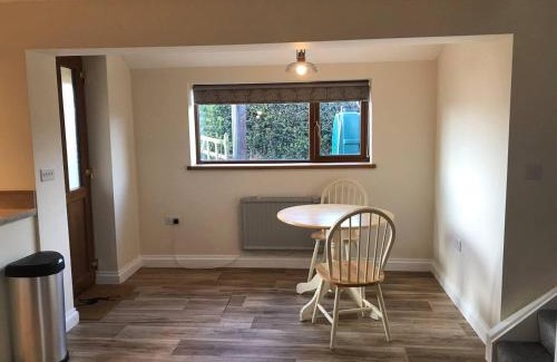 Brimpsfield House | Pet-Friendly Blacklaines Annexe in Birdlip - Rated 10/10!