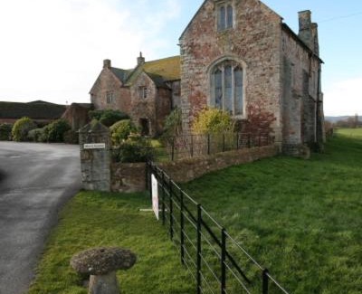 Fiddington Bed & Breakfast | Discover Blackmore Farm: Pet-Friendly Retreat with Breakfast