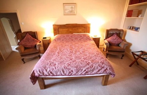 Fiddington Bed & Breakfast | Delightful Blackmore Farm: 4-Star Stay with Breakfast and More