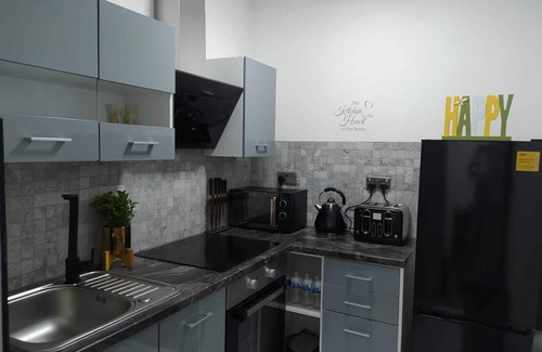 Blackpool Town Center Apartment | Indulge in BlackPearl Luxury Apartments for Your Family Retreat