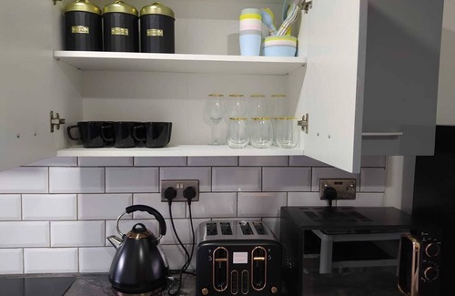 Blackpool Town Center Apartment | Indulge in BlackPearl Luxury Apartments for Your Family Retreat