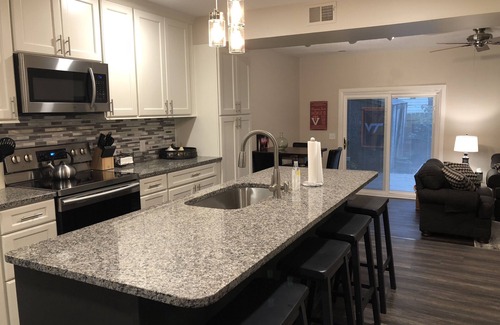 Hethwood - Prices Fork House | Elegant Blacksburg Townhouse - Steps from Campus & Breakfast