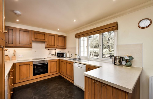 Slate Islands Cottage | Inviting Blacksmiths Cottage with Pool & Family-Friendly Perks