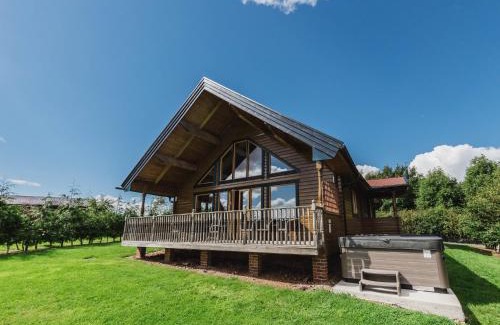 Nunthorpe Cabin | Pet-Friendly Escape at Blackthorn Gate - 4-Star Comfort