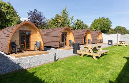 Villierstown Cabin | Eco-Friendly Blackwater Pods with Breakfast & Family Fun