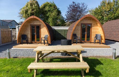 Villierstown Cabin | Eco-Friendly Blackwater Pods with Breakfast & Family Fun