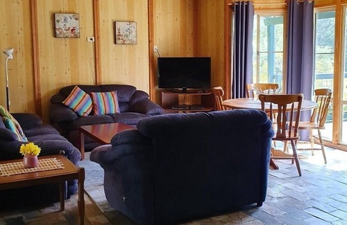 Jalbarragup Ski Chalet | Blackwood Banks Chalets, Nannup - Chalet 3 - By the river ... in the forest