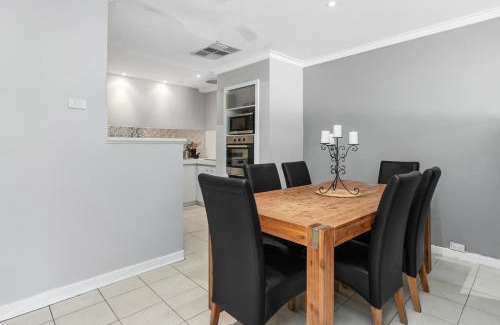 Hamilton Hill House | Child-Friendly Getaway at Blackwood Stays – Rated 8.8/10