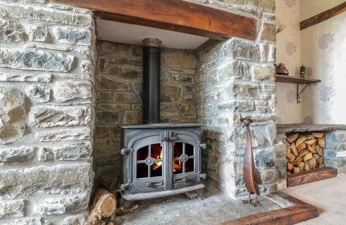 Builth Wells House | Pet-Friendly Blaen Henllan: Exceptional 4-Star Stay