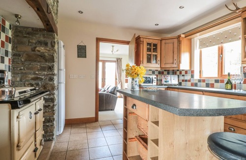 Builth Wells Cottage | Pet Friendly BLAEN HENLLAN with Cozy Open Fire in Builth Wells