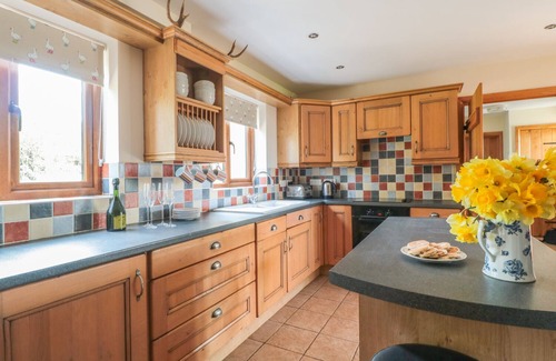 Builth Wells Cottage | Pet Friendly BLAEN HENLLAN with Cozy Open Fire in Builth Wells