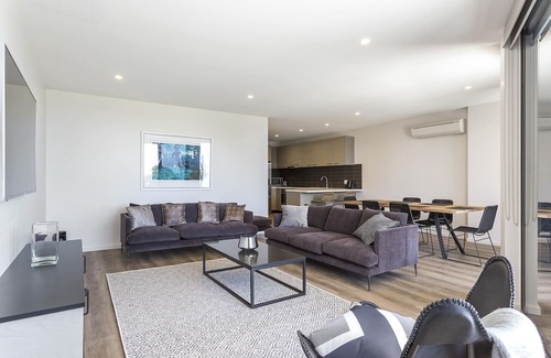 Blairgowrie Apartment | Newly Renovated Blairgowrie Apartment with Ocean Views