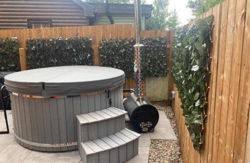 Murthly House | Blairgowrie 3 Bed Lodge with Hot Tub & Family-Friendly Vibe