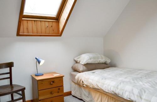 Alexandria House | Blairhosh Cottage: Family-Friendly Retreat with High Ratings