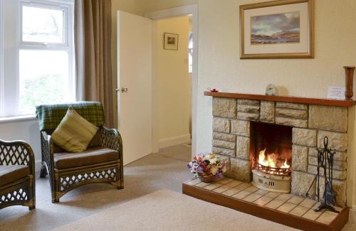 Alexandria House | Blairhosh Cottage: Family-Friendly Retreat with High Ratings