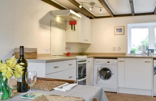 Alexandria House | Blairhosh Cottage: Family-Friendly Retreat with High Ratings