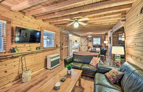 Blairsville House | Blairsville Cabin with Fire Pit – Ideal for Families & Pets