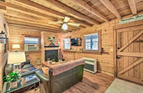 Blairsville House | Blairsville Cabin with Fire Pit – Ideal for Families & Pets