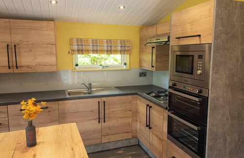 Low Newton Ski Chalet | Inviting 3-Bedroom Retreat in Newby Bridge, Lake Windermere