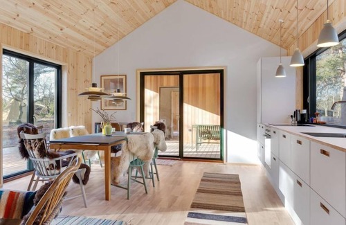 Læsø House | Cozy Oceanfront Retreat "Blakke" – Steps from the Sea