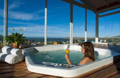 Macrozona Bahia Redonda y Primeros Faldeos Hotel | Experience Blanca Patagonia: Boutique Hostería with Hot Tub