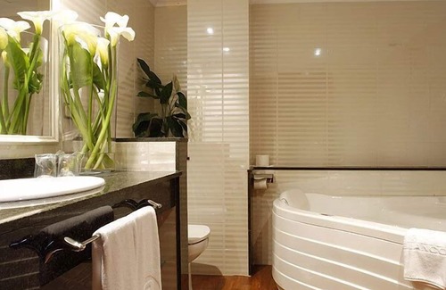 Navia Hotel | Relax at Blanco Hotel Spa: A 4-Star Oasis Awaits You