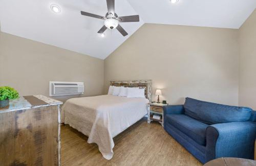 Blanco Hotel | Charming Blanco Riverside Cottages - Rated 9.1/10 & Family-Friendly
