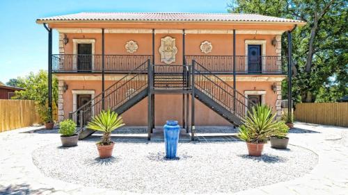Blanco Hotel | Charming Blanco Riverside Cottages - Rated 9.1/10 & Family-Friendly