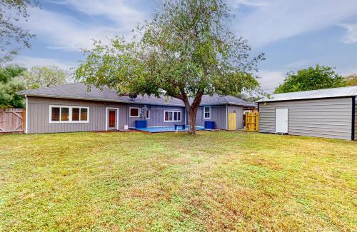 Bay Area House | Blanco's Bay: Family and Pet Friendly Retreat with 9.7/10 Rating