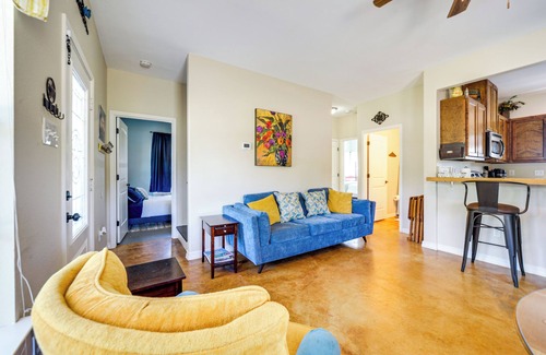 Blanco Cottage | Blanco's Blue Cottage Inn: Patio, Grill & Guest Rated 9.2