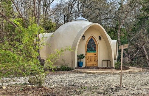 Blanco Apartment | Blanco Studio Dome w/ Grill: Wineries Nearby!