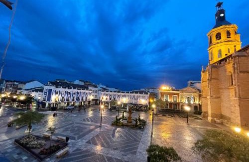 Valdepenas Apartment | Discover Blanco y Añil Plaza: Family-Friendly Getaway