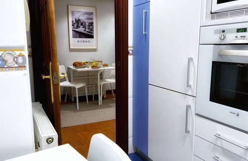 Deustuko San Pedro-Erribera Apartment | Blas de Otero Apartment: Renovated with WiFi & Spa Access