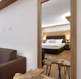 Altbach Apartment | Guest Rated 9.6: Family-Friendly Blattlhof Retreat