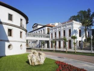 Las Caldas Hotel | Indulge at Gran Hotel Las Caldas: Spa & Family-Friendly