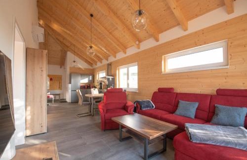 Wernigerode House | Blaues Ferienhaus Wernigerode: 4-Star Retreat with Pool