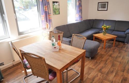 Klein Labenz House | Cozy Blaues Haus am See with Boat & Fireplace Amenities
