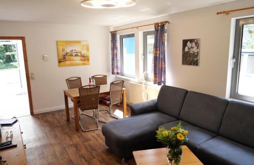 Klein Labenz House | Cozy Blaues Haus am See with Boat & Fireplace Amenities