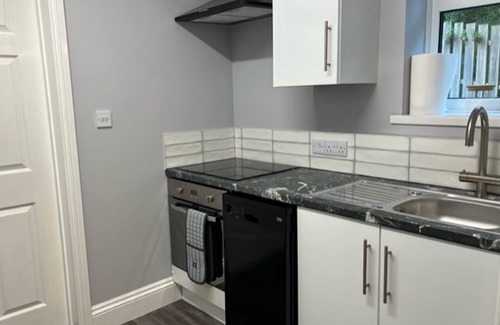 Blaydon on Tyne Apartment | Inviting 2 Bed Apartment with Hot Tub in Blaydon Burn