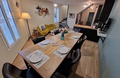 Fontainebleau House | Beautiful Eugénie Townhouse: Rated 9.8 with Spa & Breakfast