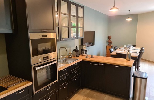 Fontainebleau House | Beautiful Eugénie Townhouse: Rated 9.8 with Spa & Breakfast