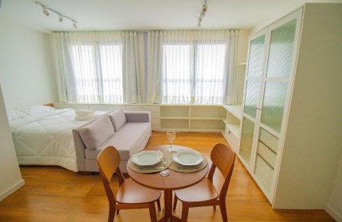 Ribeirao Preto Apartment | Blend One - 3b: Family-Friendly Retreat with Pool & Kitchen