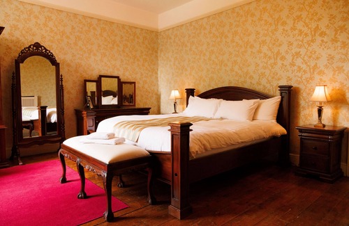 Abbeyleix House | Discover Historic Elegance with Family and Pet-Friendly Comfort