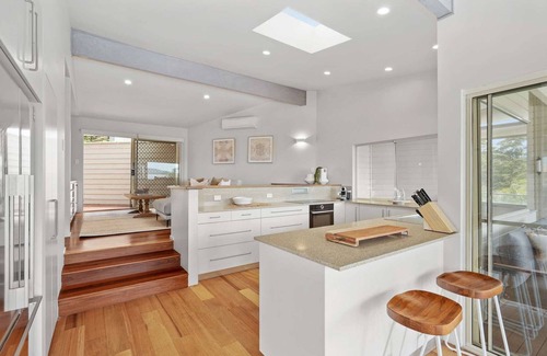 Terrigal House | Elegant Oceanview Retreat with Pet-Friendly Amenities