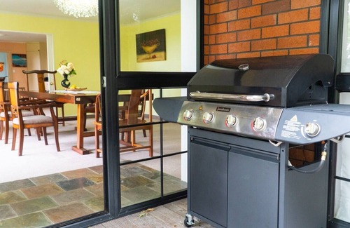 Blenheim House | Blenheim's best kept secret, Luxury B&B lodge - Champagne Room