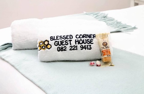 Berea House | Cozy Blessed Corner Guest House with Pool & Breakfast