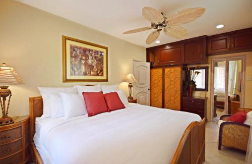Hastings House | Relax at Blessed Manor: Family-Friendly with Pool Access
