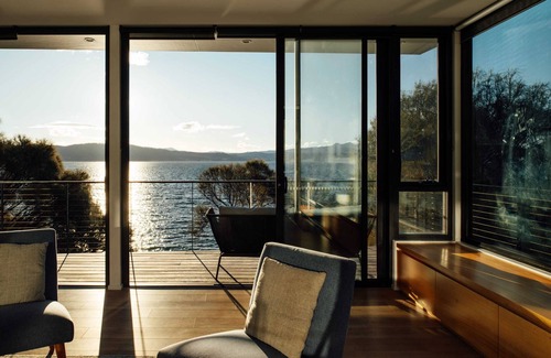 South Arm House | Discover Blessington Beachside Retreat with Oceanfront Views