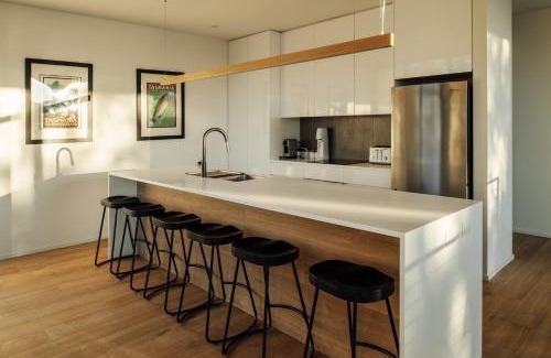 South Arm House | Beachside Retreat with Ocean Views - Just 38km to CBD