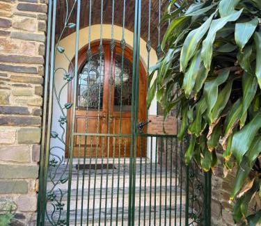 Bluff Bed & Breakfast | Relax at Bleu Bird Guesthouse with Ocean Views & Pool